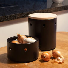 Garlic pot
black 