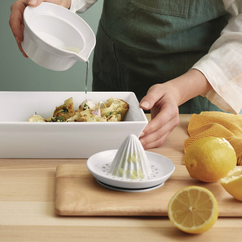 Lemon squeezer
Porcelain 2 dl 