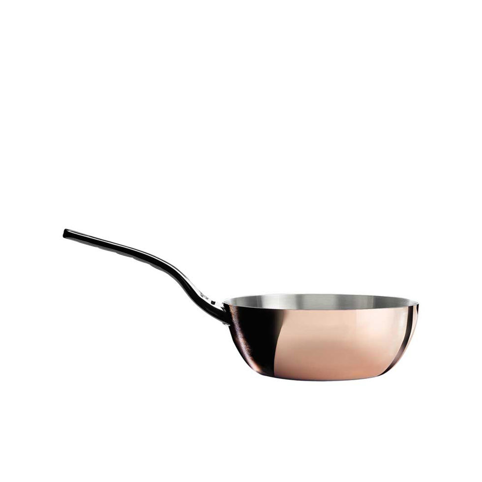 Sauteuse 24 cm
bombée avec queue Sauteuse 24 cm
bombée avec queue