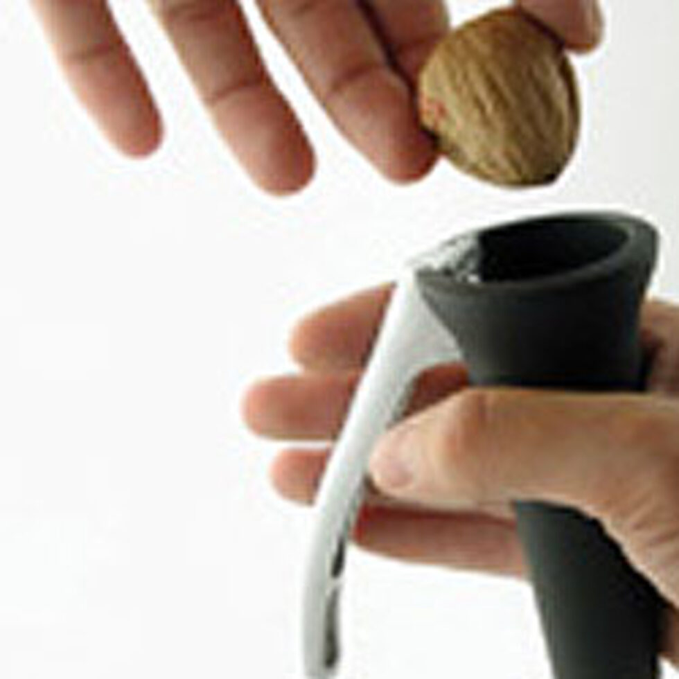 Nutcracker funnel black 